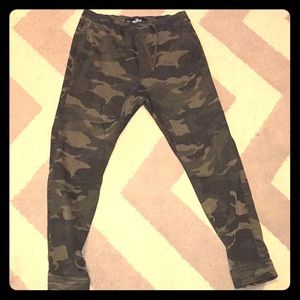 Men’s Hollister joggers (Camouflage)